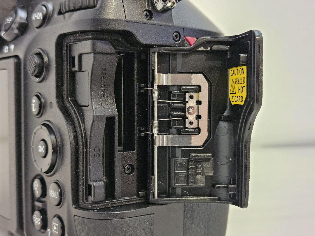Nikon Z8 ミラーレス一眼カメラ　ニコン