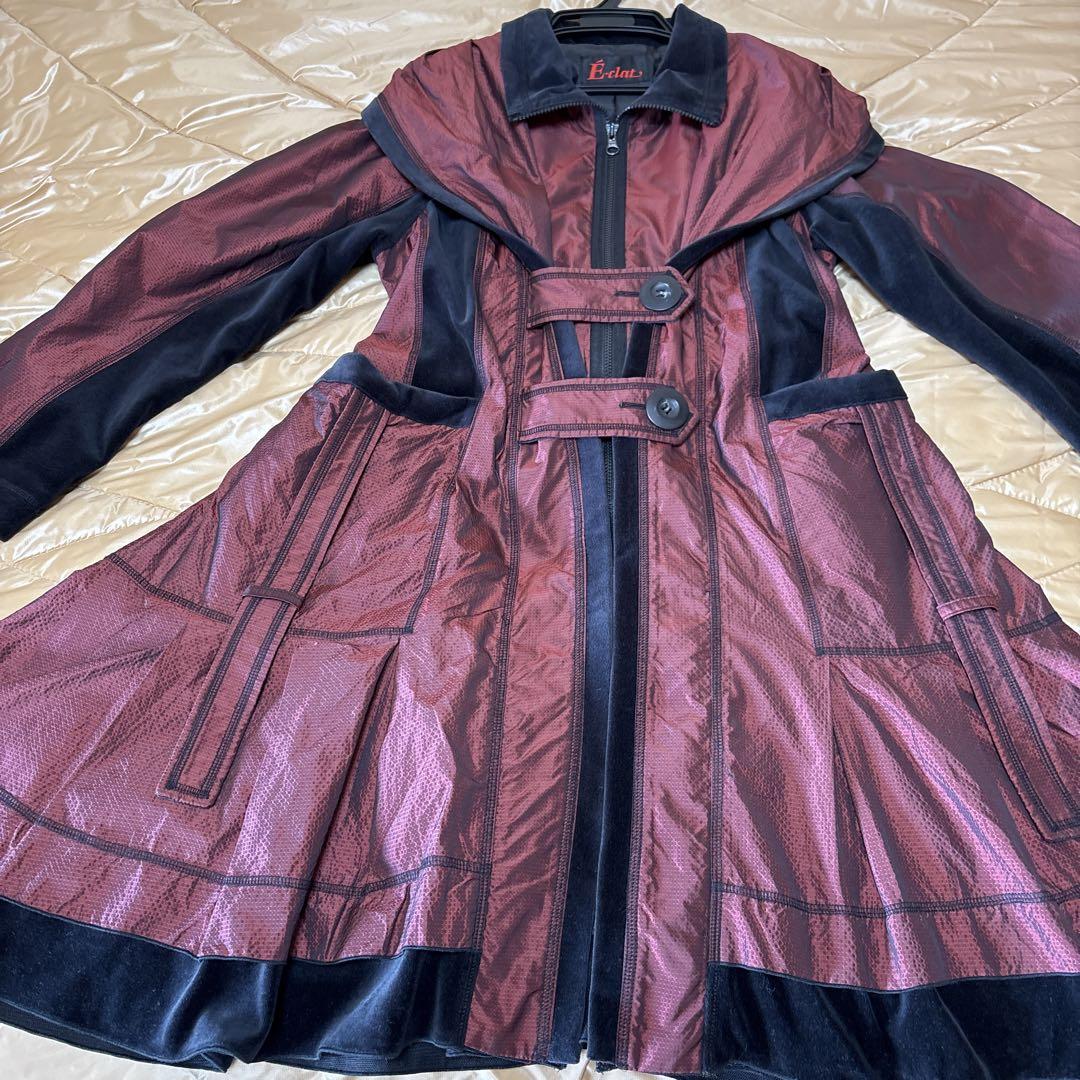 【未使用に近い】✨E-clatエイココンドウ✨エンジに黒が入素敵なロングコート❣️