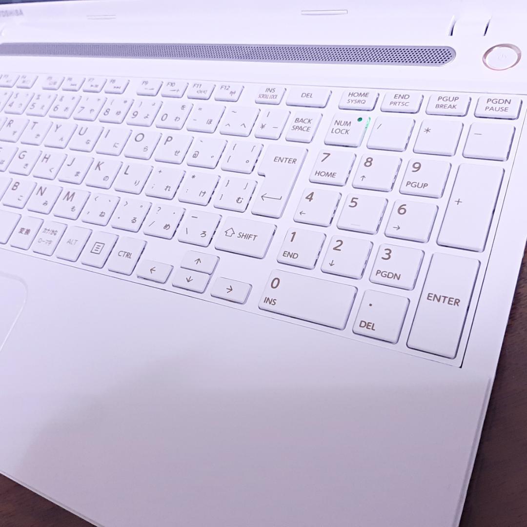 ノートPC Win11&カメラ搭載/初心者/薄型ノート/ホワイト/Zoom& 激安売品 ☘ dynabook ☘ 【大容量】かわいいホワイト☘新品SSD512GB搭載! ノートPC