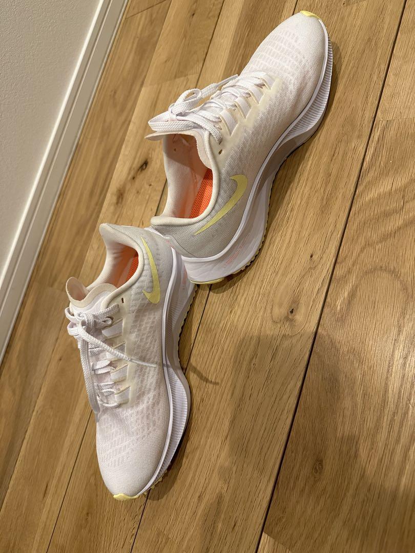 NIKE スニーカー　シューズ　靴　ランニングシューズ　23センチ
