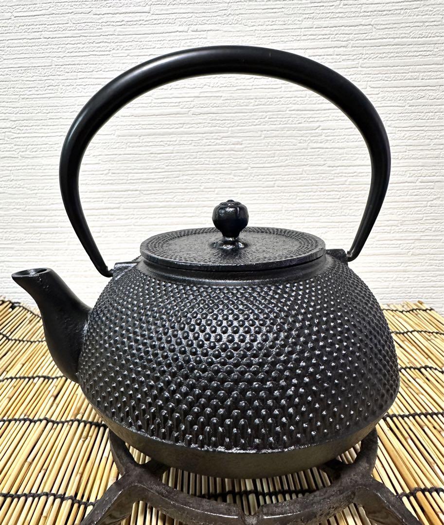 未使用品　南部池永造　１２型アラレ　南部鉄瓶　南部鉄器　調理器具　鉄瓶