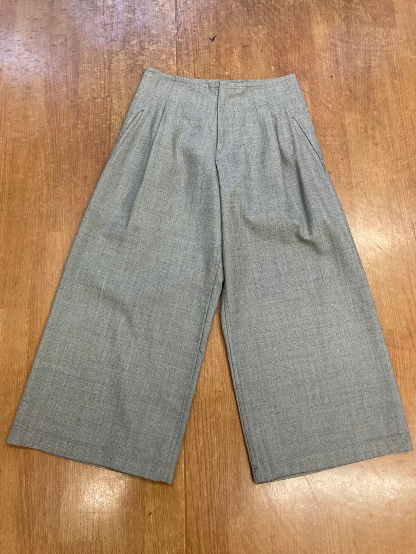 グレー ワイドパンツ プリーツ付きM