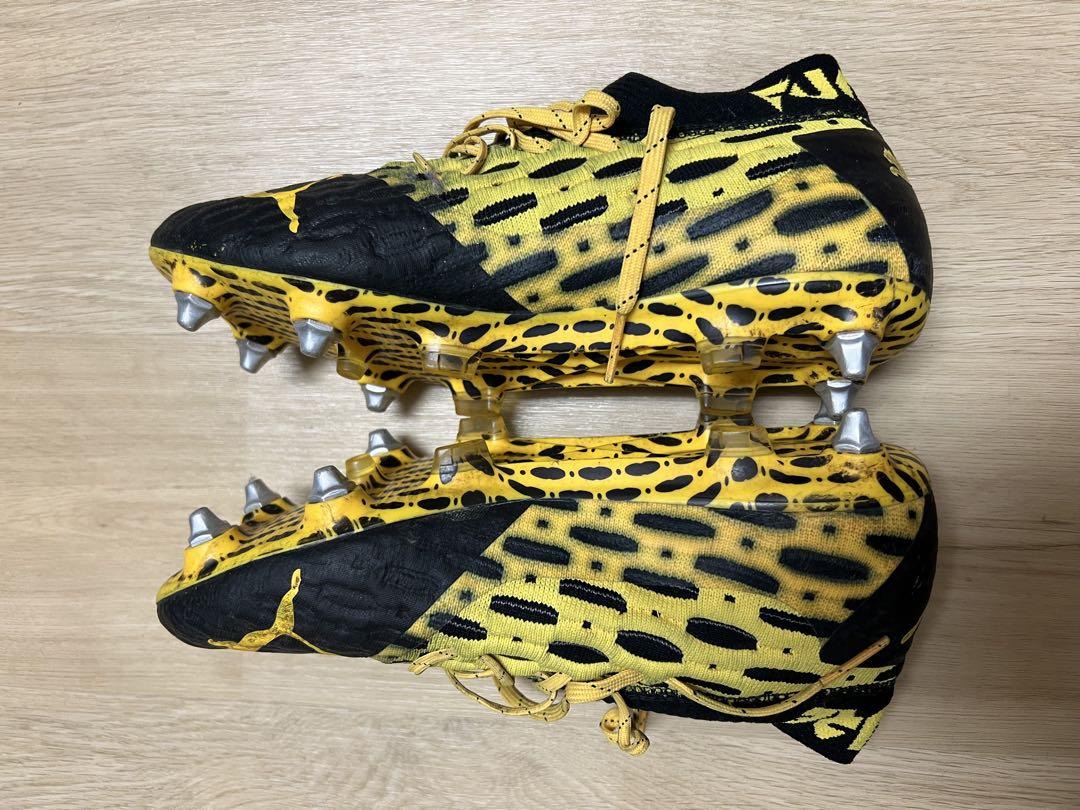 PUMAレオパード柄 スパイクシューズ 黒と黄色