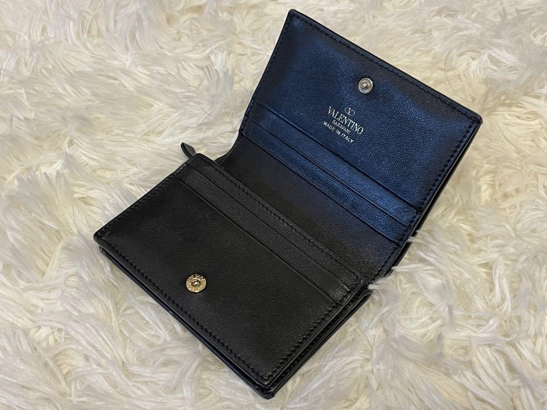 VALENTINO ブラック 二つ折り財布 スタッズ - メルカリ
