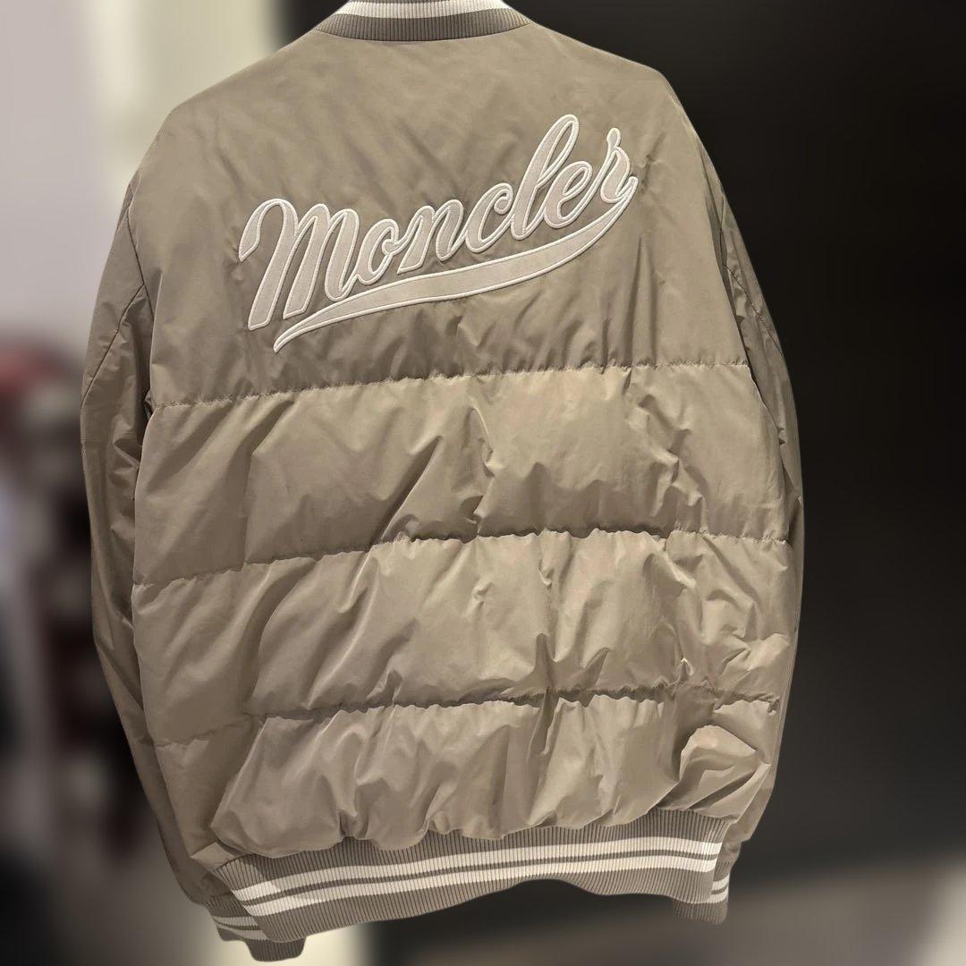 MONCLER 2024春夏 ロゴ入り ボンバーダウンジャケット MONCLER 2024春夏 ロゴ入り ボンバーダウンジャケット