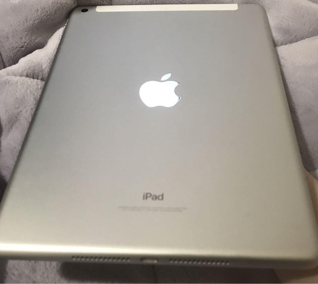 iPad第6世代Wi-Fi + Cellular 32GB シルバー