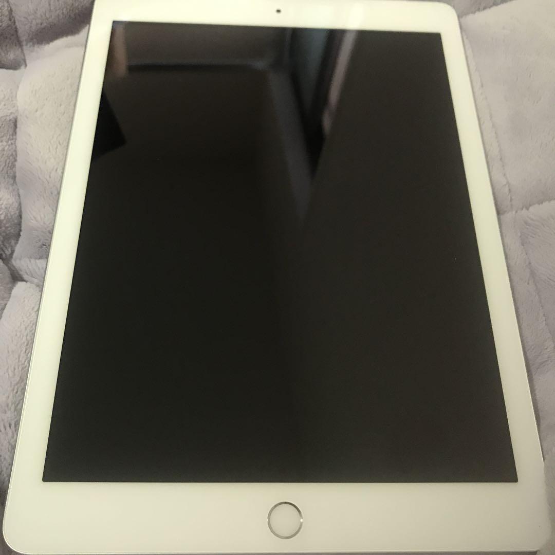 iPad第6世代Wi-Fi + Cellular 32GB シルバー