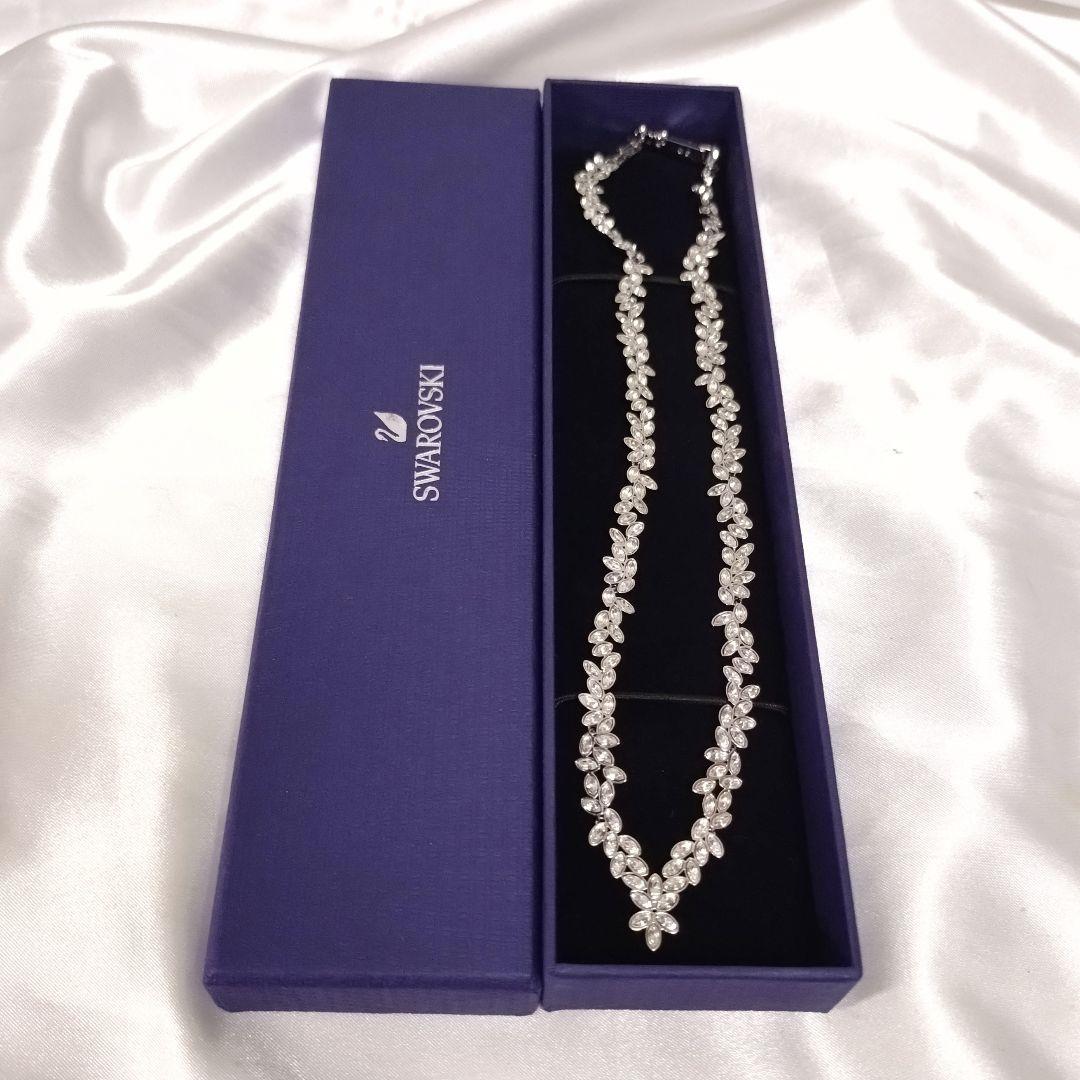 美品】 SWAROVSKI ネックレス ミランダカー V字型 ビジュー 箱付き