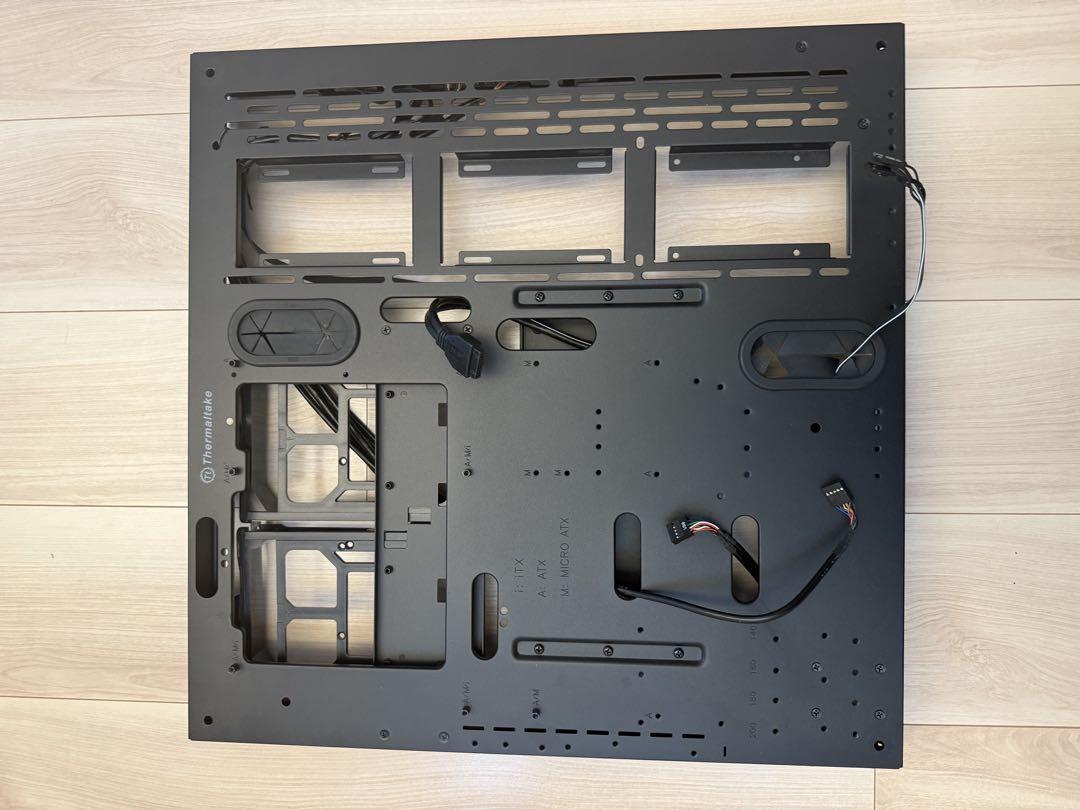 Thermaltake Core P3 TG PCケース