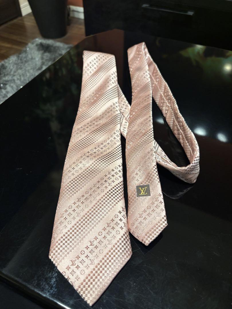流行り の ブランド - 2025年おすすめのアイテム満載 Louis Vuitton ピンク シルク ネクタイ 小物