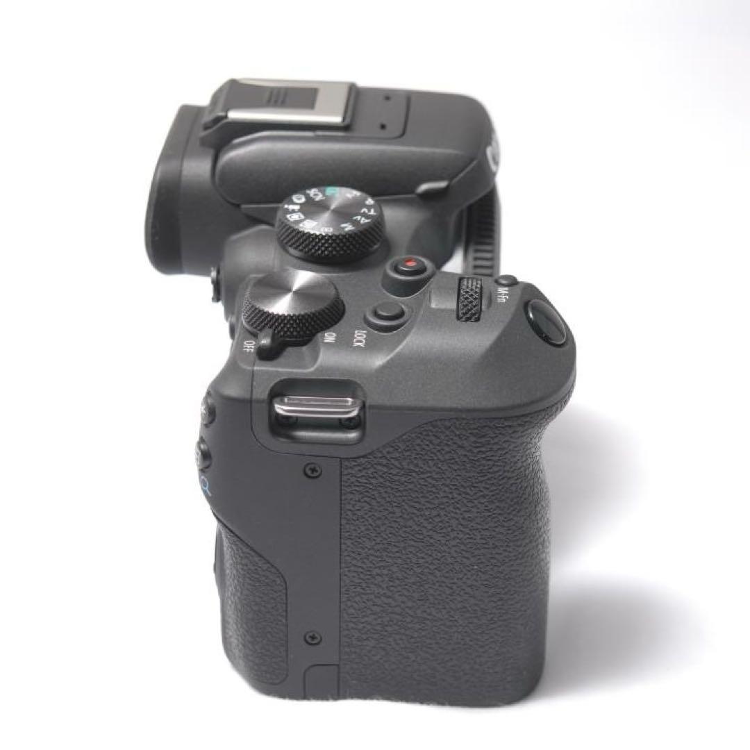 【極上美品】CANON EOS R10 ミラーレス一眼★