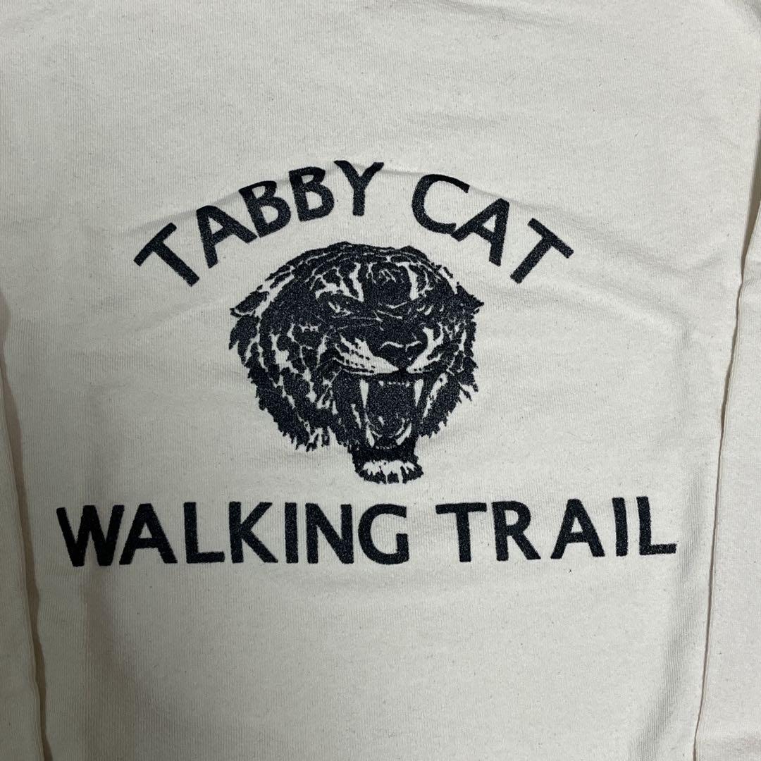 MIXTA TABBY CAT WALKKING TRAIL CN SWEAT