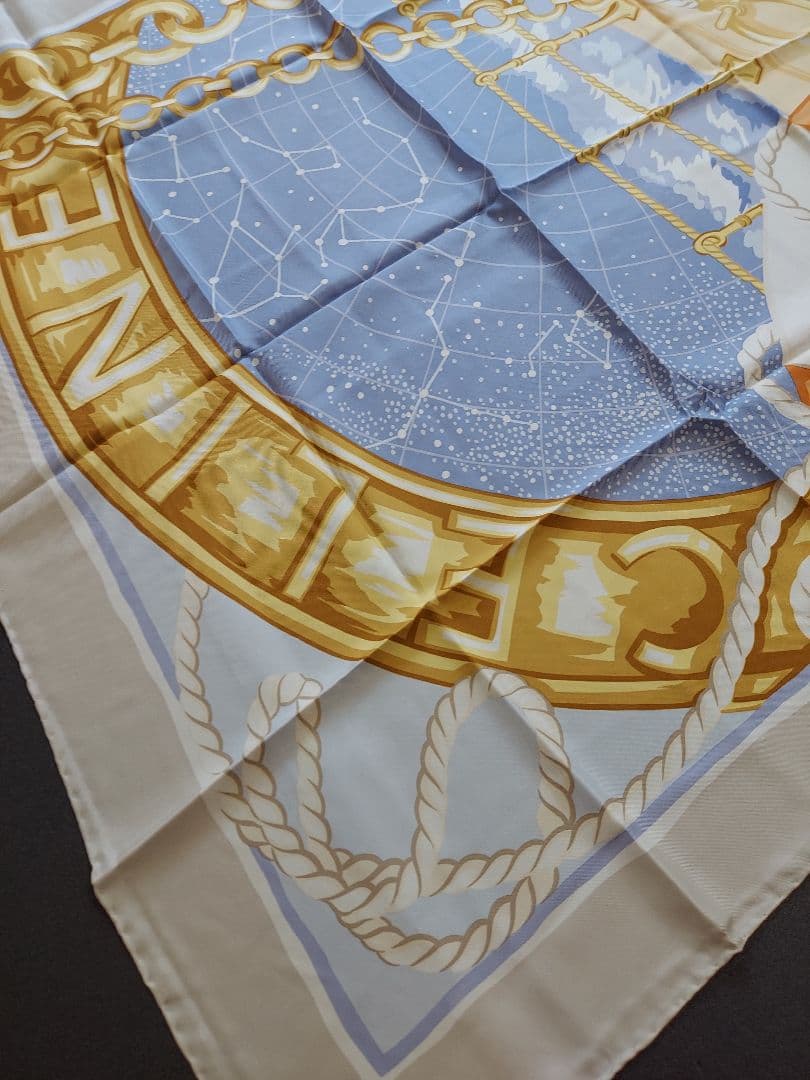 CELINE ロープ柄シルクスカーフ 星座 大航海 アイボリー 新品未使用 CELINE ロープ柄シルクスカーフ 星座 大航海 アイボリー 新品未使用