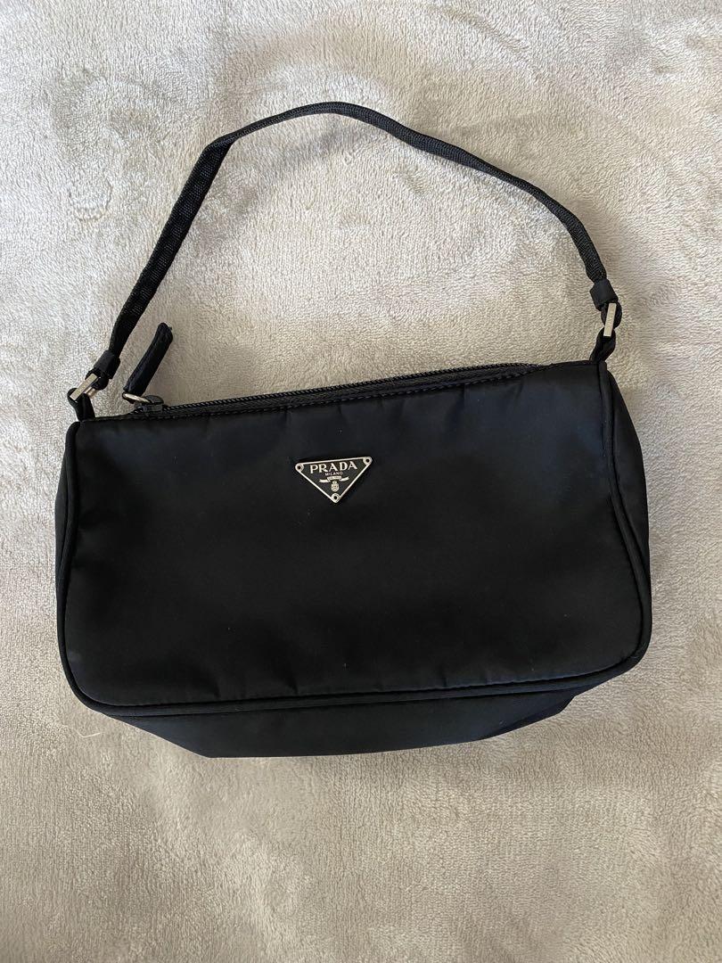 PRADA ブラック ナイロンポーチ