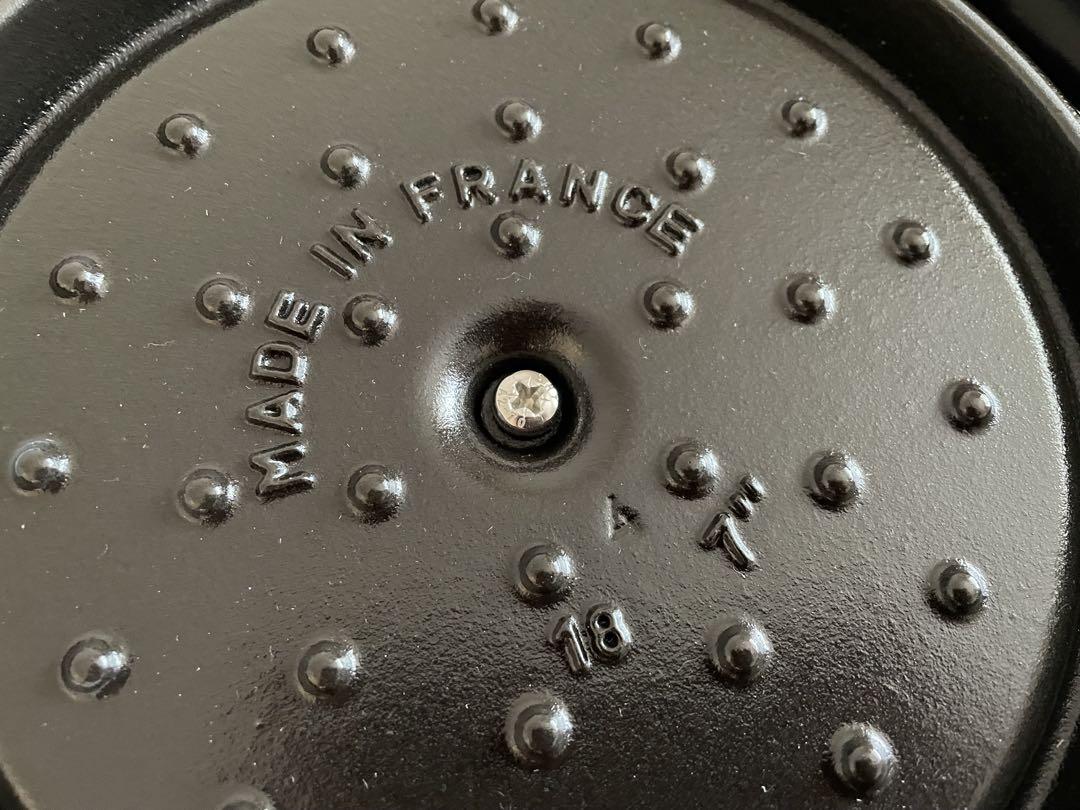 美品　staub ストウブ　18cm 黒　ココットラウンド