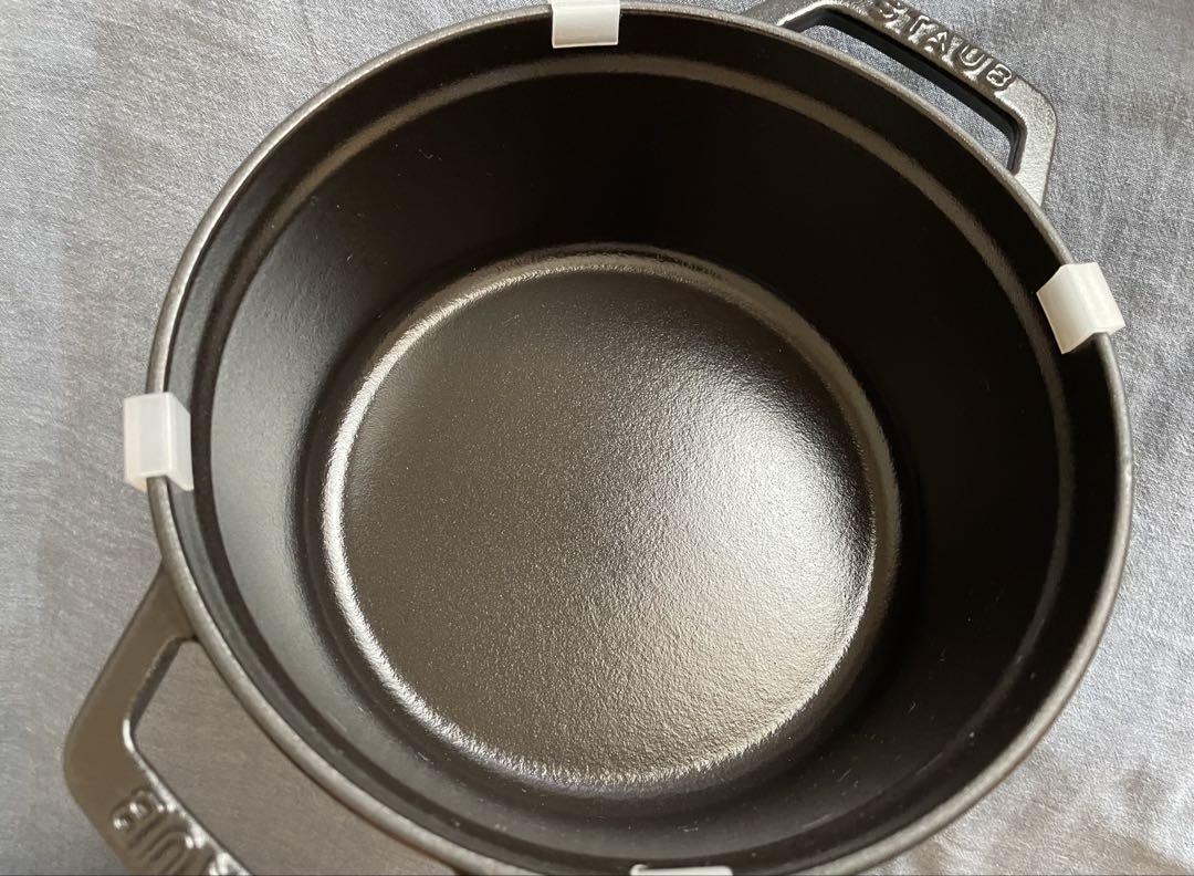 美品　staub ストウブ　18cm 黒　ココットラウンド
