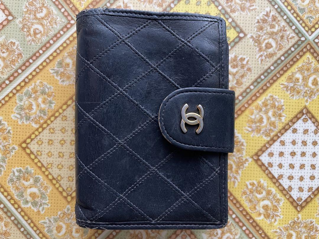 CHANEL 二つ折り財布 ブラック キルティング　シャネル