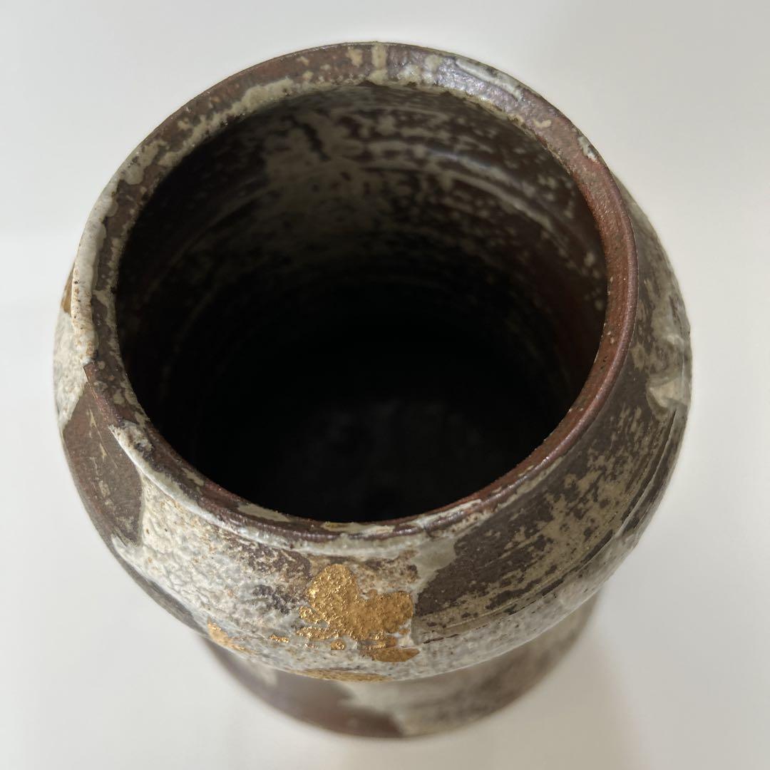 蝶模様の陶器花瓶 オンライン ストアホビー・楽器・アート - 蝶模様の陶器花瓶