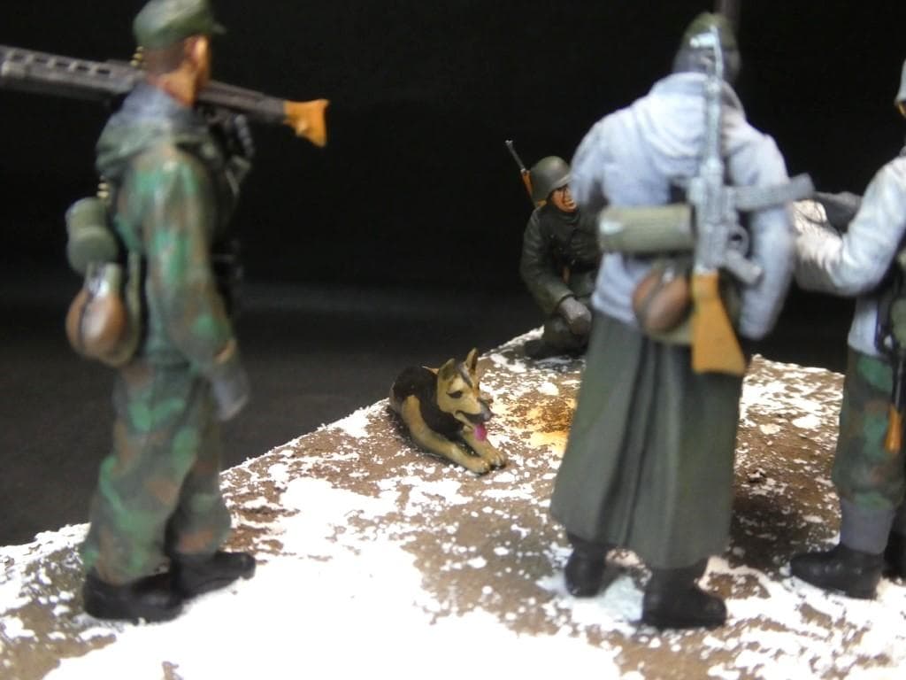 タミヤ 1/35 ドイツ IV号戦車 H型(初期型)+野戦会議セット 完成品 タミヤ 1/35 ドイツ IV号戦車 H型(初期型)+野戦会議セット 完成品