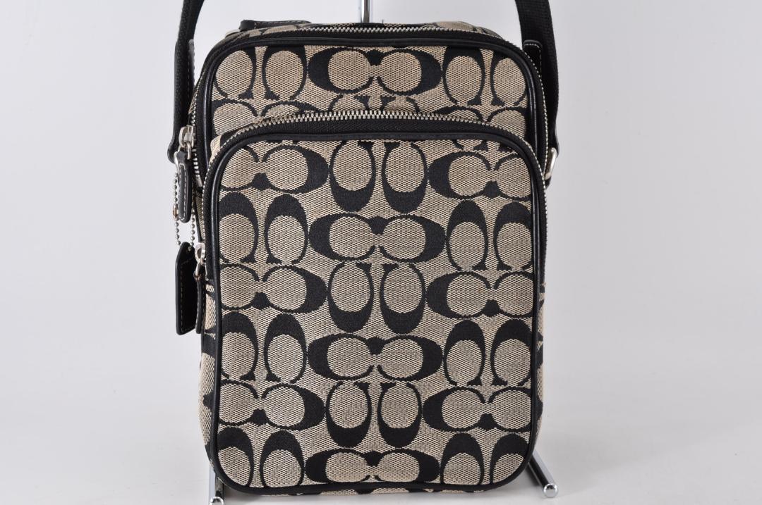 美品 COACH コーチ 4270 シグネチャー ショルダーバッグ 肩掛けかばん