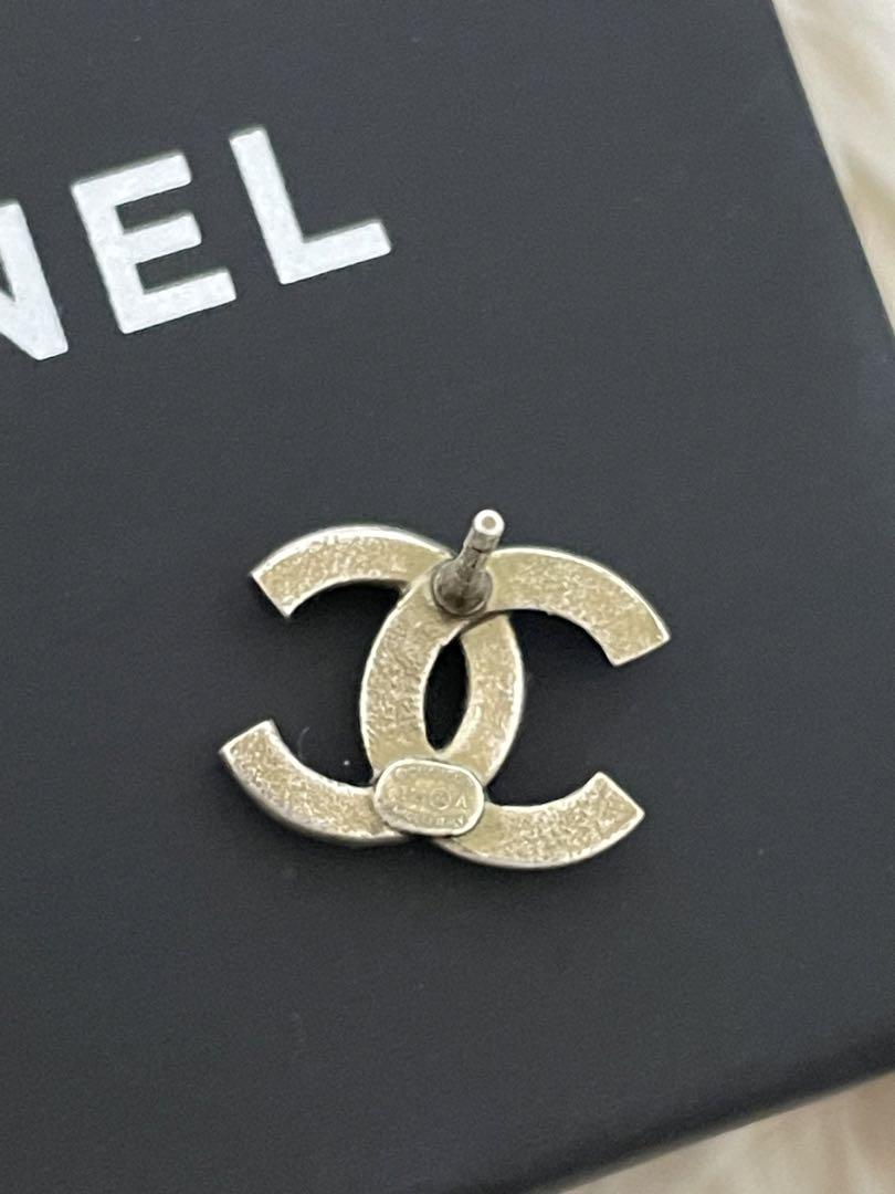 海外ファッションブランド通販サイト【公式】 CHANEL CCロゴ ピアス シルバー 付属品あり アクセサリー
