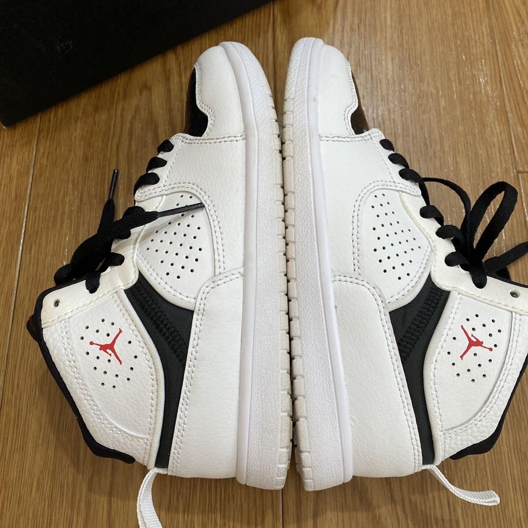 NIKE スニーカー　キッズ　ジョーダン　ルート様