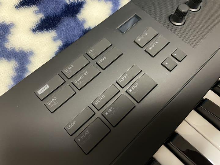 お得大特価 Native Instruments Komplete Kontrol a61 pM607-m48812543612 得価超激得