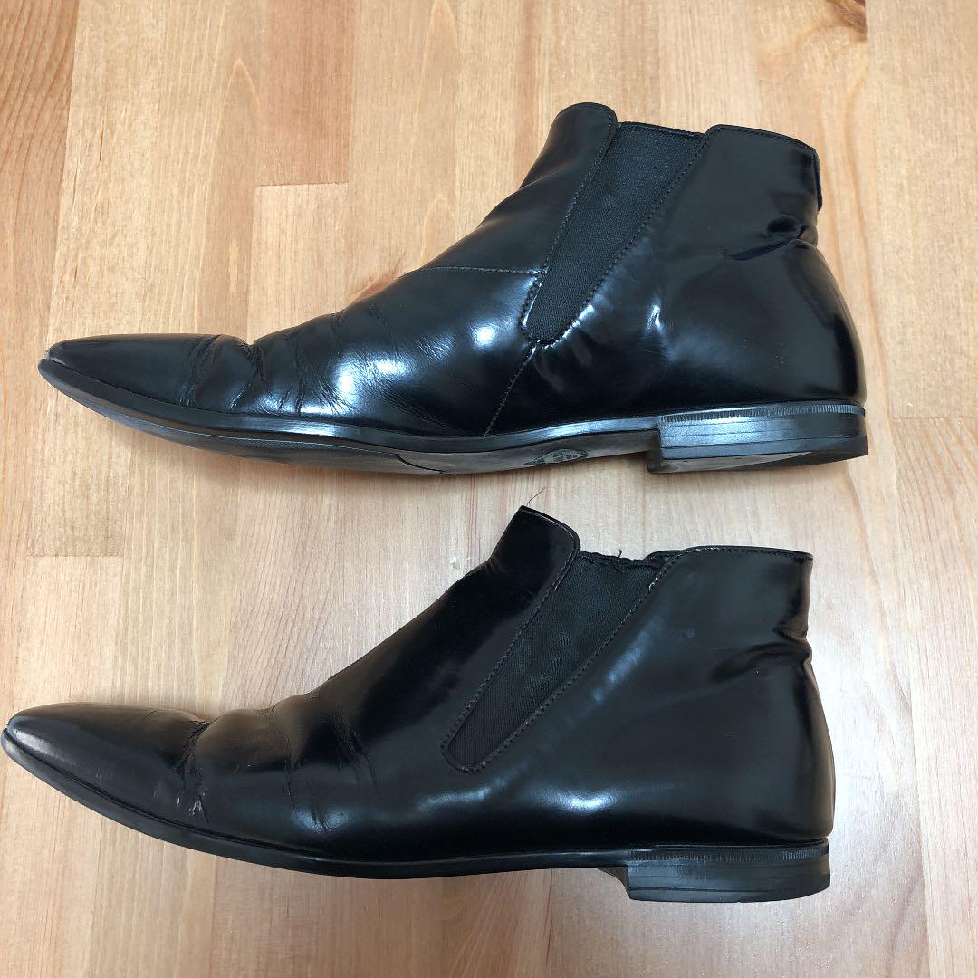 PRADAビジネスシューズとバーバリーのブーツ