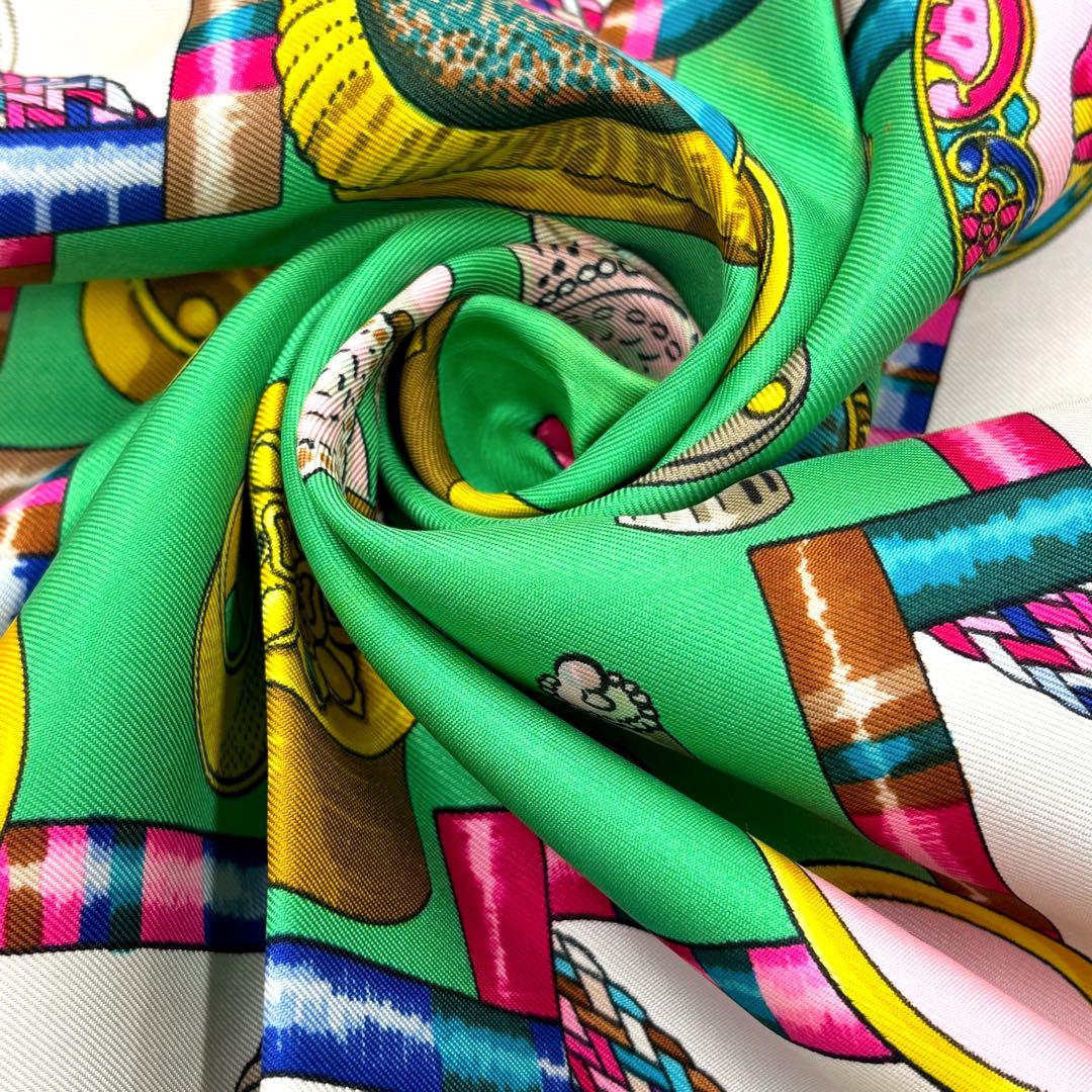 いラインアップ HERMES/エルメス カレ90 お針子さん シルク スカーフ f_020 小物