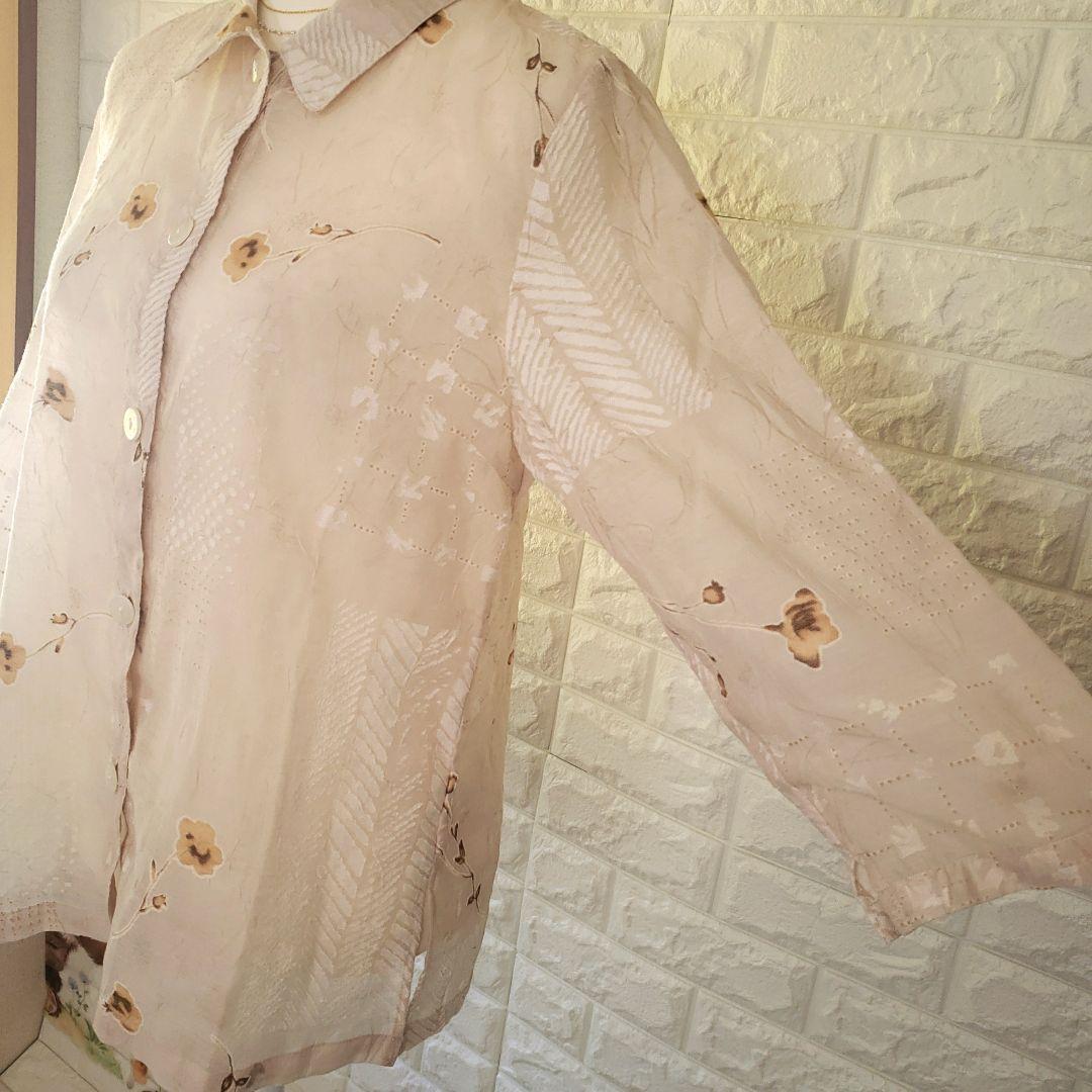 ✨美品✨トップス シャツ 七分袖 透け感あり ゆったり 花柄 大人フェミニン ✨美品✨トップス シャツ 七分袖 透け感あり ゆったり 花柄 大人フェミニン