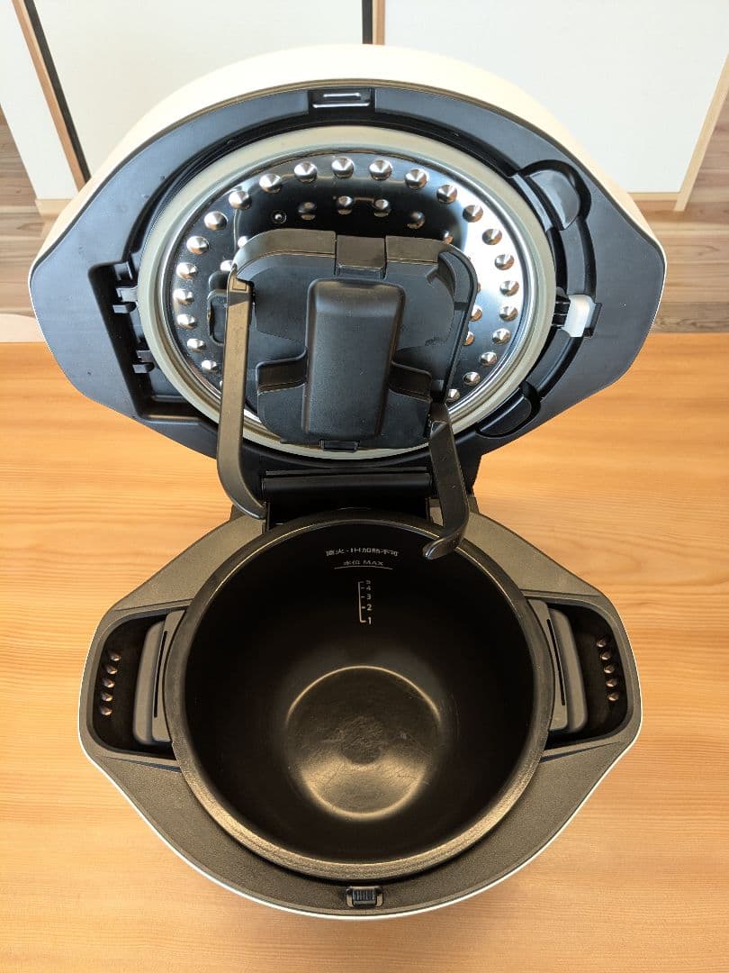 ヘルシオ ホットクック2.4L KN-HW24H 【2025年3月購入】 ヘルシオ ホットクック2.4L KN-HW24H 【2025年3月購入】