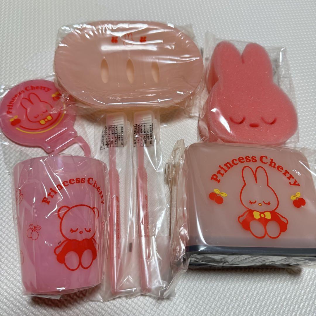 新品 希少 さくらんぼ姫　プリンセスチェリー 歯ブラシ コップ 手鏡 石鹸置き
