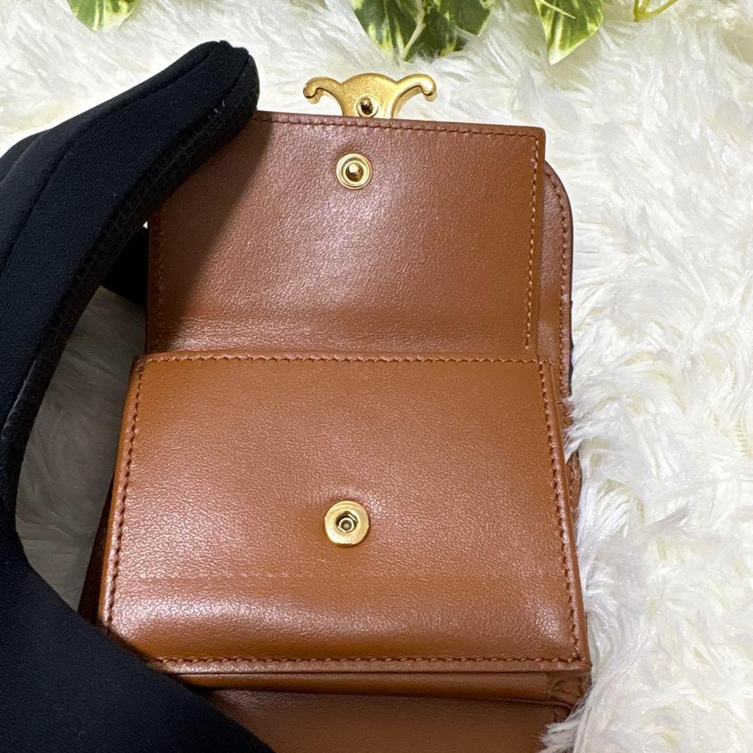 箱付き CELINE セリーヌ トリオンフ 三つ折り　折りたたみ財布　ブラック