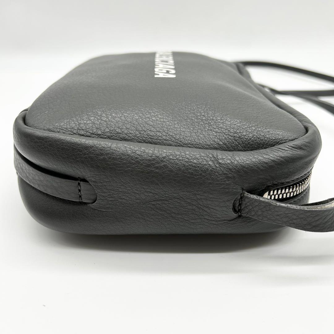 極美品✨バレンシアガ ショルダーバッグ カメラバッグ レザー 斜め掛け