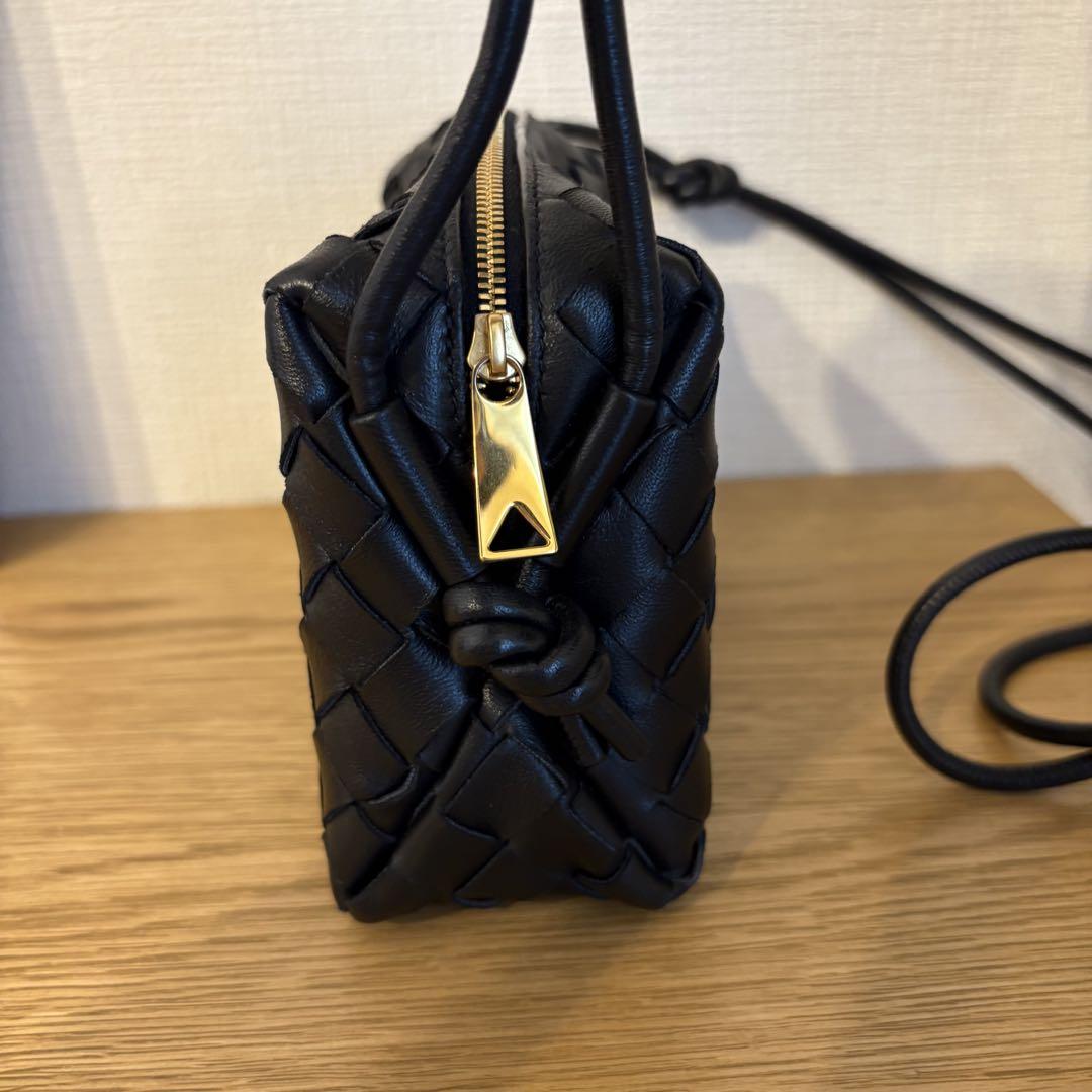 ボッテガ・ヴェネタ ループ ミニ カメラバッグ ボッテガ・ヴェネタ」の華やぎバッグ｜人気の「ミニ ループ