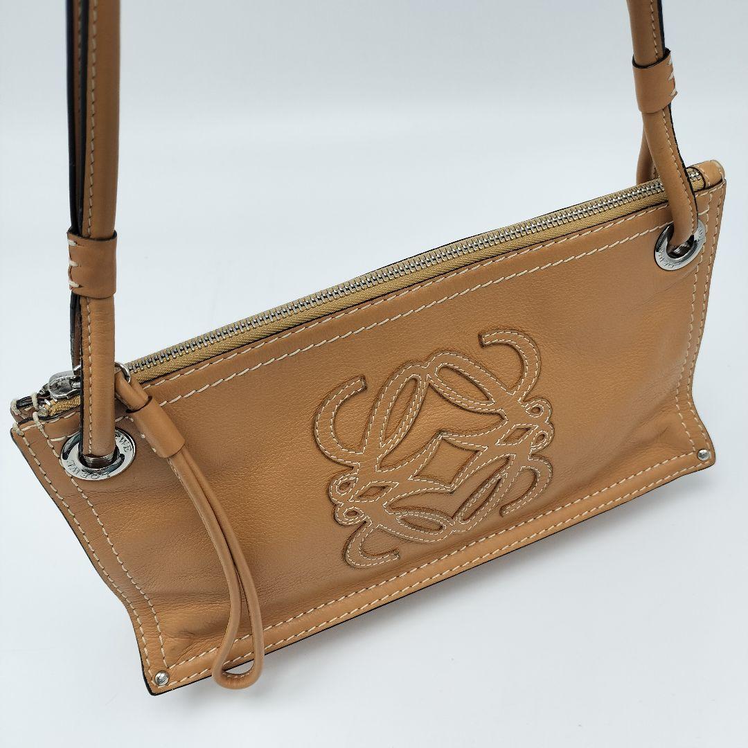 ロエベレザー ショルダーバッグ 極美品✨ロエベ ショルダーバッグ レザー