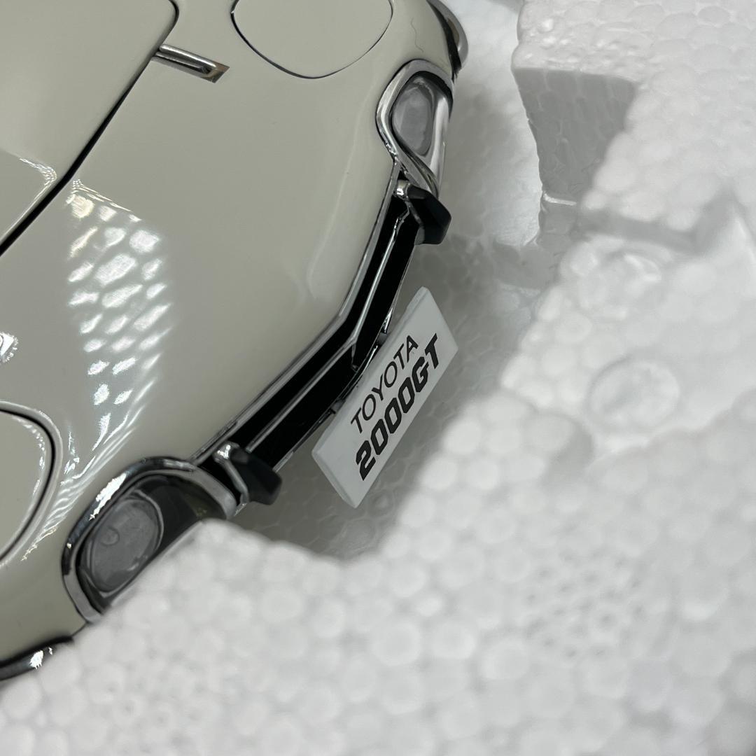 自動車 AUTOart Toyota 2000GT 1/18