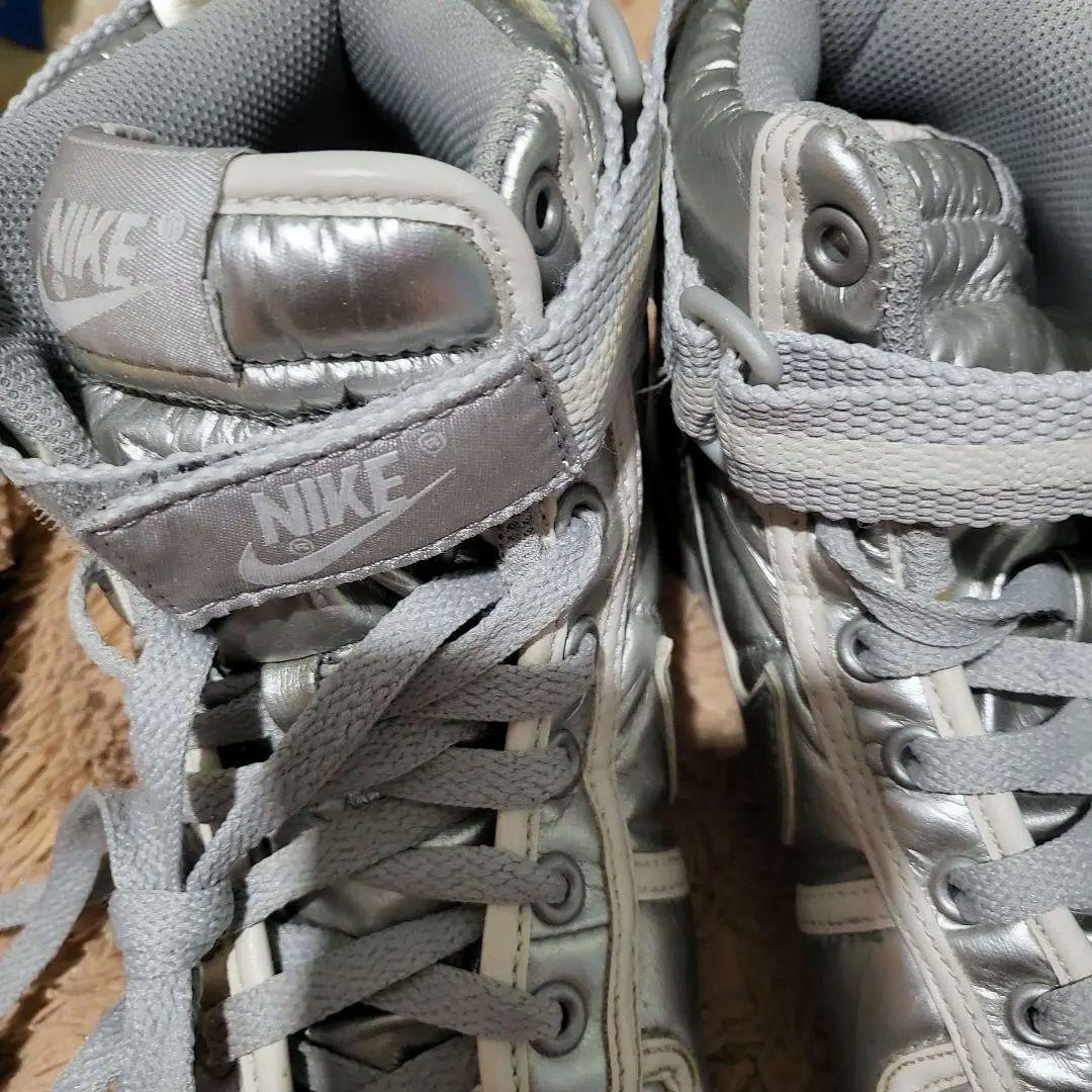 NIKE　バンダルシユプリーム　銀
