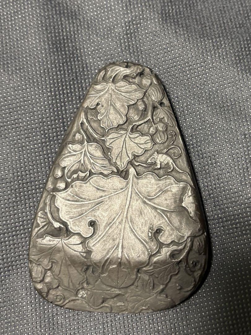 中国古美術品　葡萄栗鼠彫硯 中国古美術品 葡萄栗鼠彫硯 - メルカリ