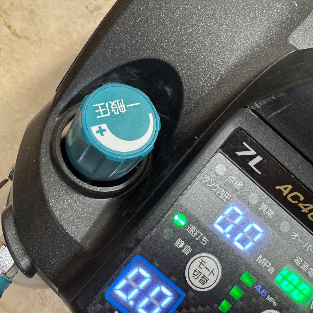 エアコンプレッサー