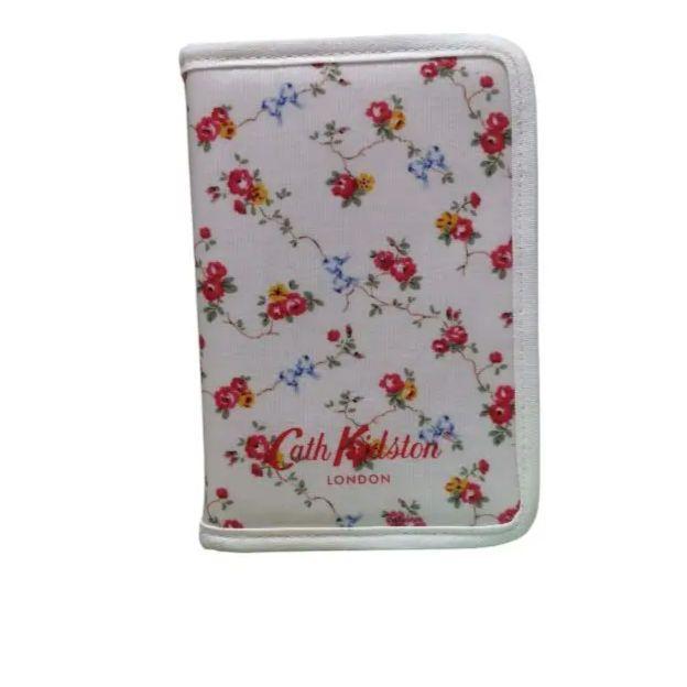 【美品】Cath Kidston キャスキッドソン フラワー柄 パスポートケース