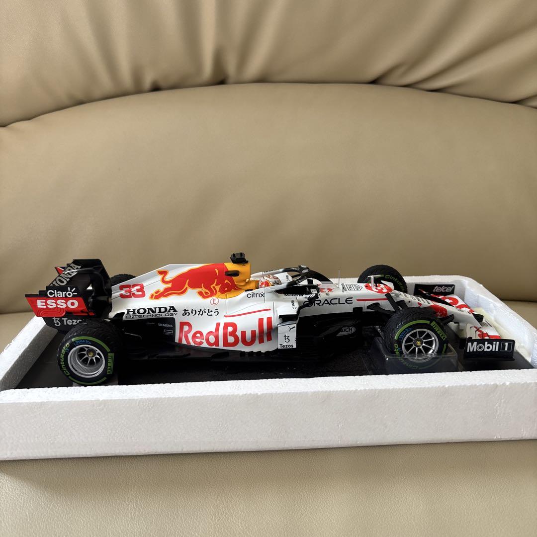 1/18ミニチャンプス レッドブルRB16B M.フェルスタッペン