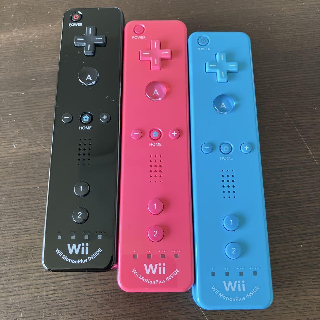 ほぼ新品 Wiiリモコン プラス3色セット (黒・ピンク・青) WiiU利用可