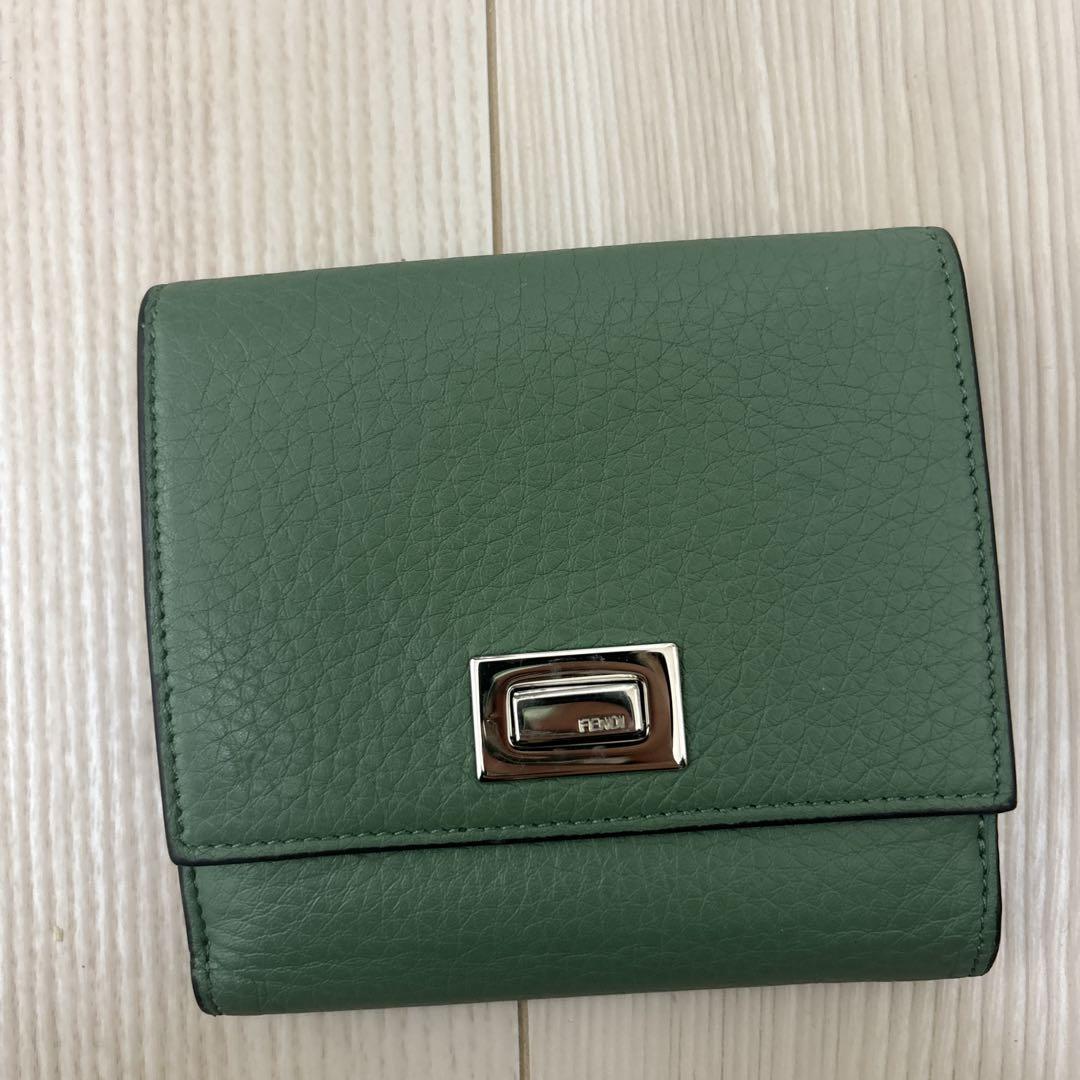 FENDI グリーン 二つ折り財布 保存袋付き