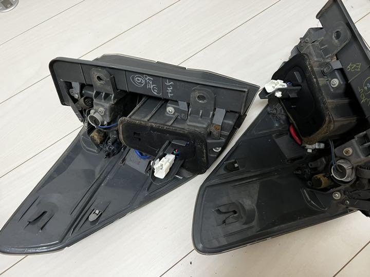 高品質大得価 20ヴェルファイア 前期 純正 テールランプ sE5UX-m48960225999 大人気100%新品