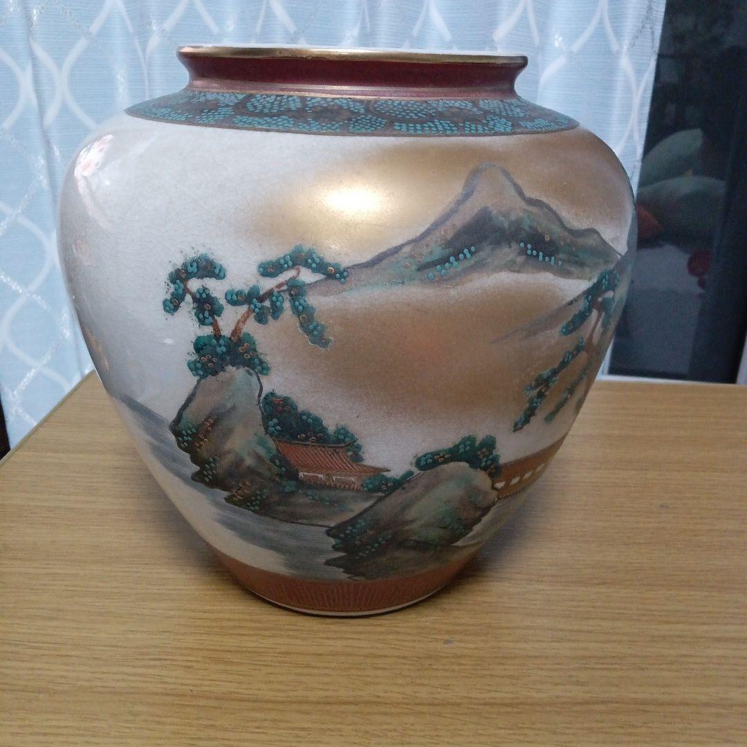 金色の陶器花瓶 山と木の風景九谷焼 久栄 花瓶