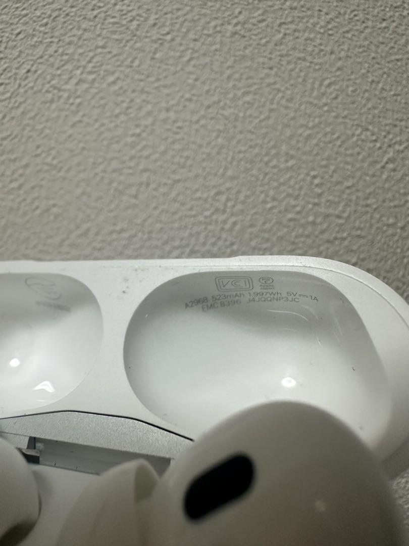 Apple AirPods Pro(第2世代)ホワイト 本体 充電ケース付き⭐︎