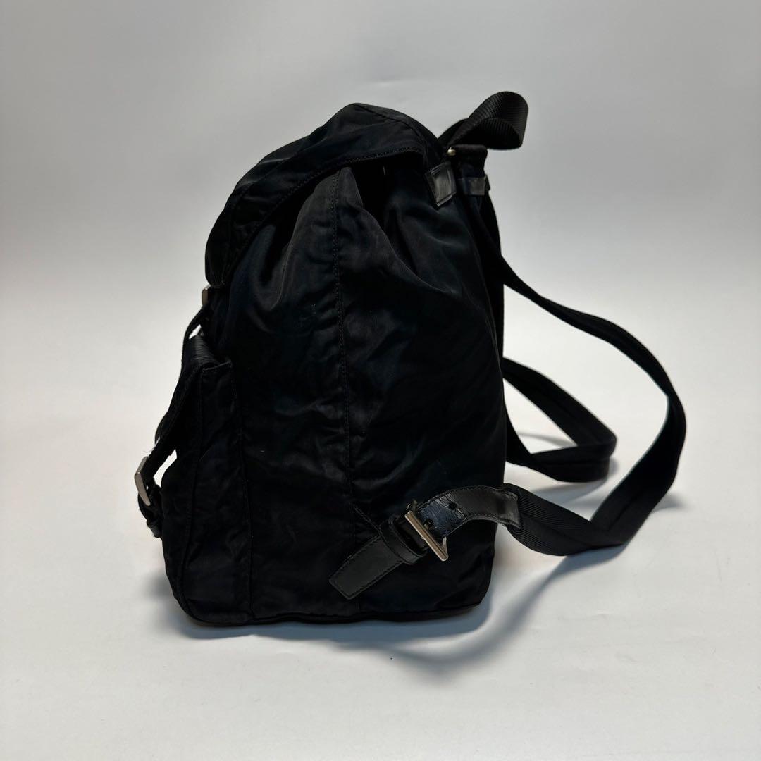 i51【美品】プラダ　三角ロゴ　ナイロン　レザー　ブラック　巾着　リュック.