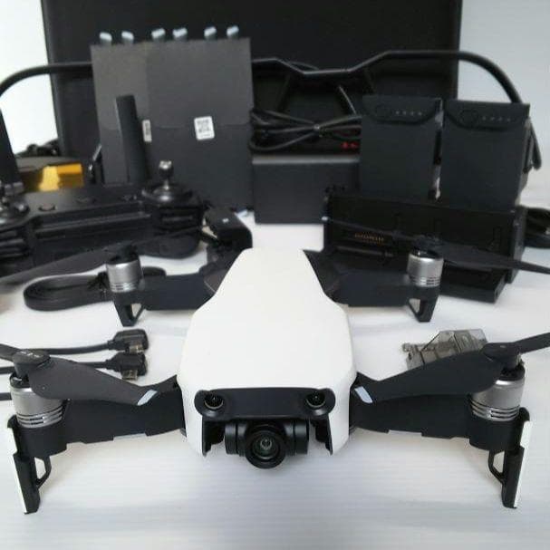 ドローン DJI MAVIC AIR (白）フルセットケース付き
