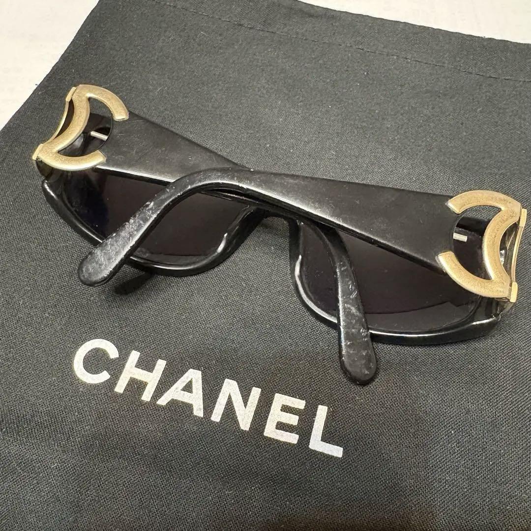 独特の上品 CHANELシャネル サングラス レトロジャンク品 CHANELロゴ黒巾着 小物